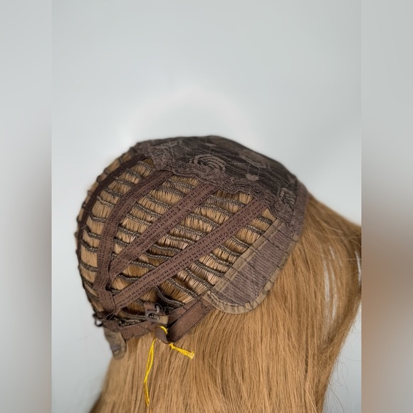 Light brown long  Wig - Picture 7 of 9